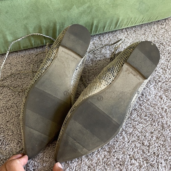 Old Navy Pointed toe tie up flats - Picture 3 of 4